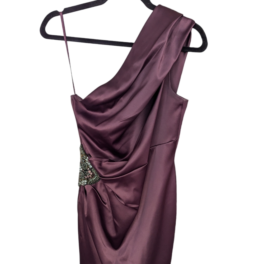 Eliza J Plum Color Cocktail Dress with Chrystal Applique Size 6